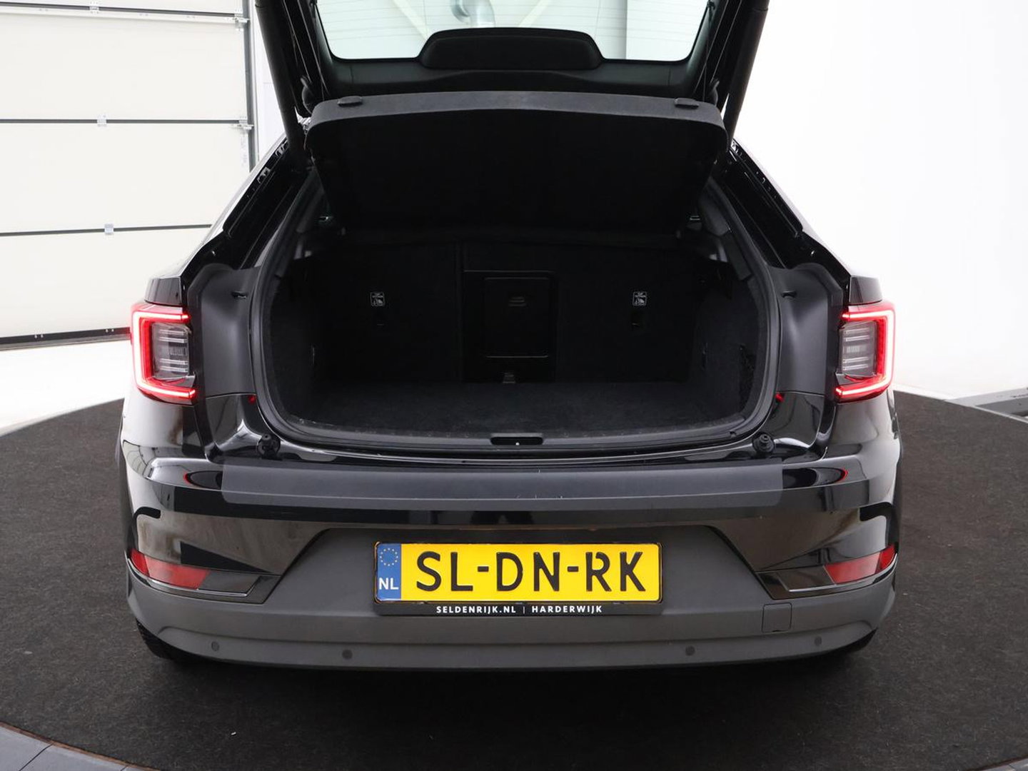 Polestar 2 Long Range Single Motor 78 kWh | SOH 93,2% | Camera | LED | Apple Carplay | Stoelverwarming | DAB |