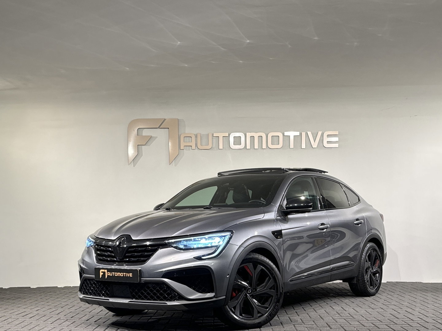 Renault Arkana 1.6 E-Tech Hybrid 145 R.S. Line Pano|Carbon|Camera|Volleder