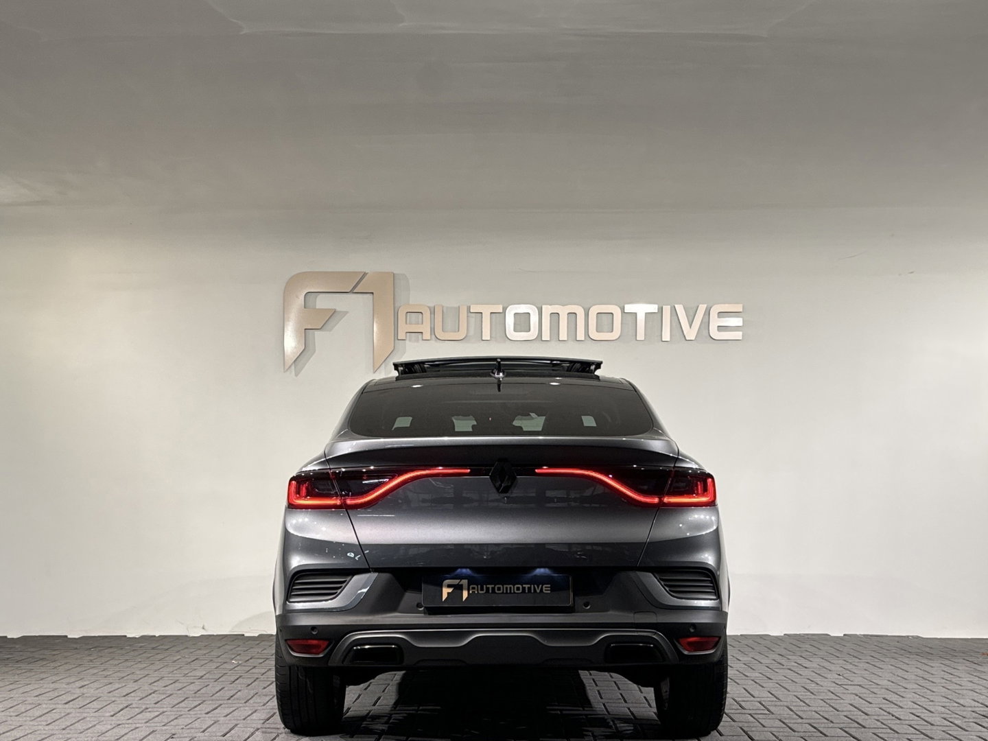 Renault Arkana 1.6 E-Tech Hybrid 145 R.S. Line Pano|Carbon|Camera|Volleder