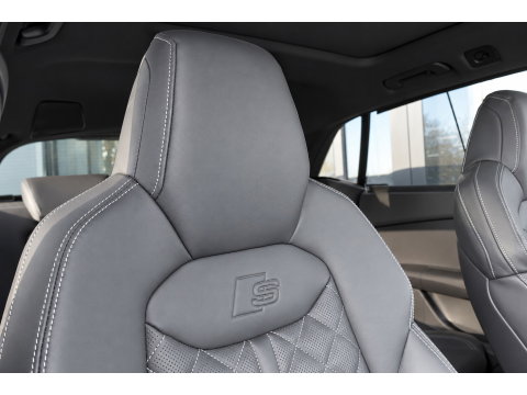 Audi Q8 60 TFSI e quattro Competition 3X S-LINE PANO VOL!!