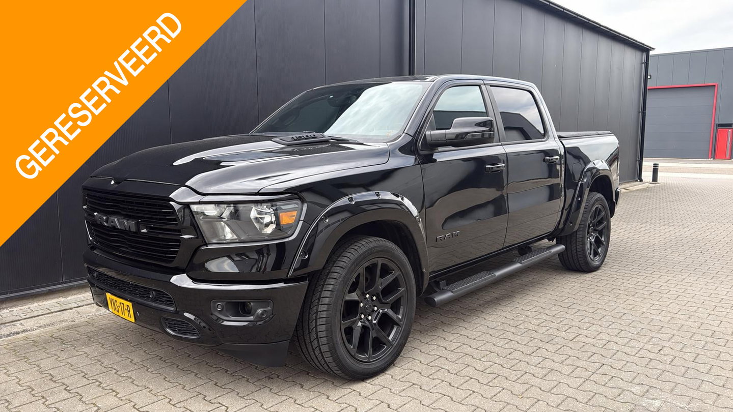 Dodge Ram Pick-Up 1500 4x4 Crew Cab LPG Marge (btw vrij) Blackout