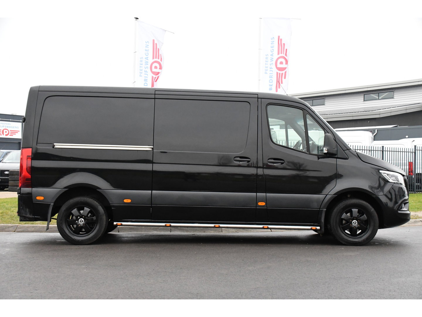 Mercedes-Benz Sprinter 314 2.2 CDI L2H1 Black Edition Cruise, Camera, Carplay, LED, 10,5'' Mbux, Stoelverwarming, Automaat,  Leder, Trekhaak, Uniek!