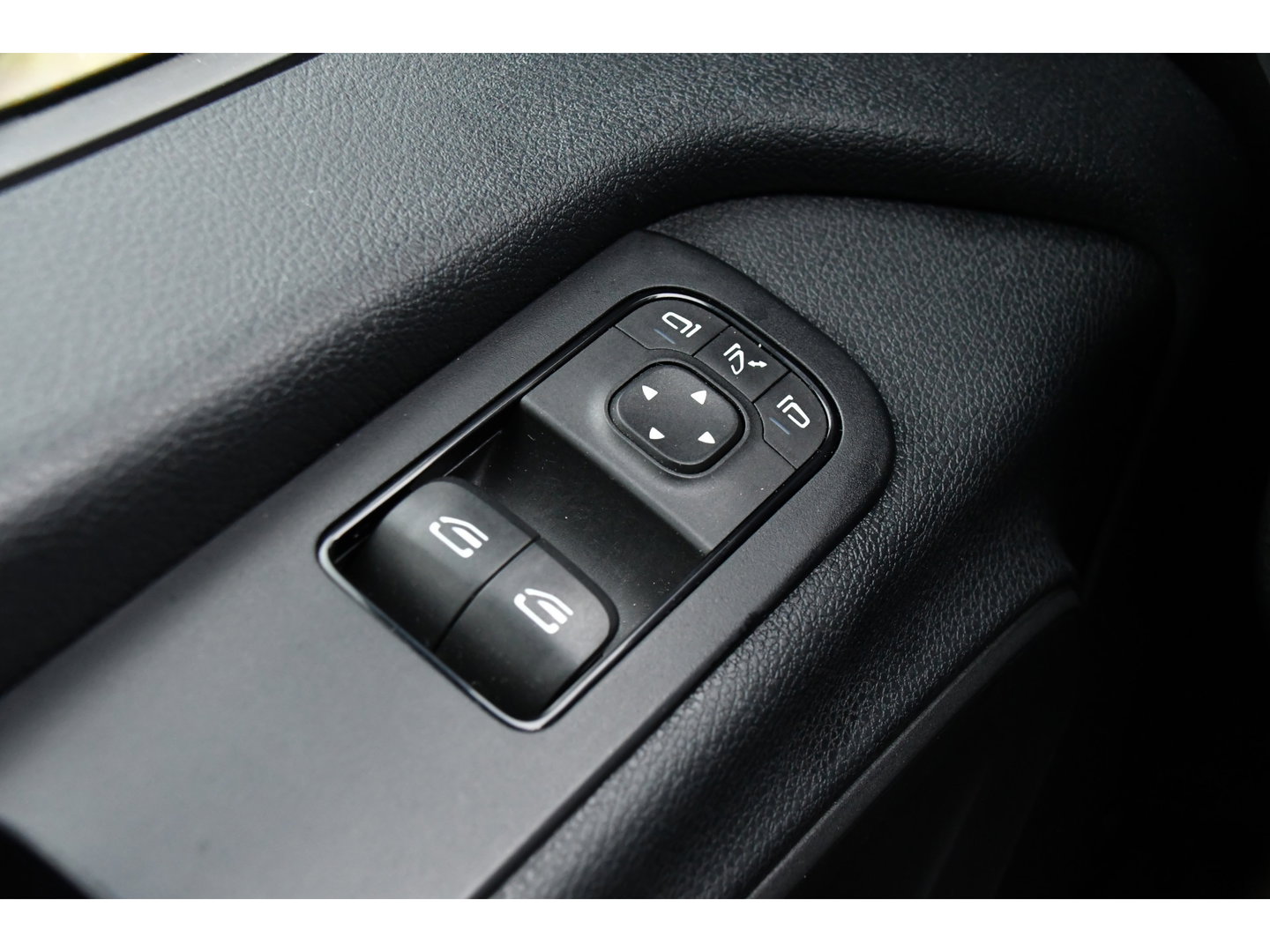 Mercedes-Benz Sprinter 314 2.2 CDI L2H1 Black Edition Cruise, Camera, Carplay, LED, 10,5'' Mbux, Stoelverwarming, Automaat,  Leder, Trekhaak, Uniek!