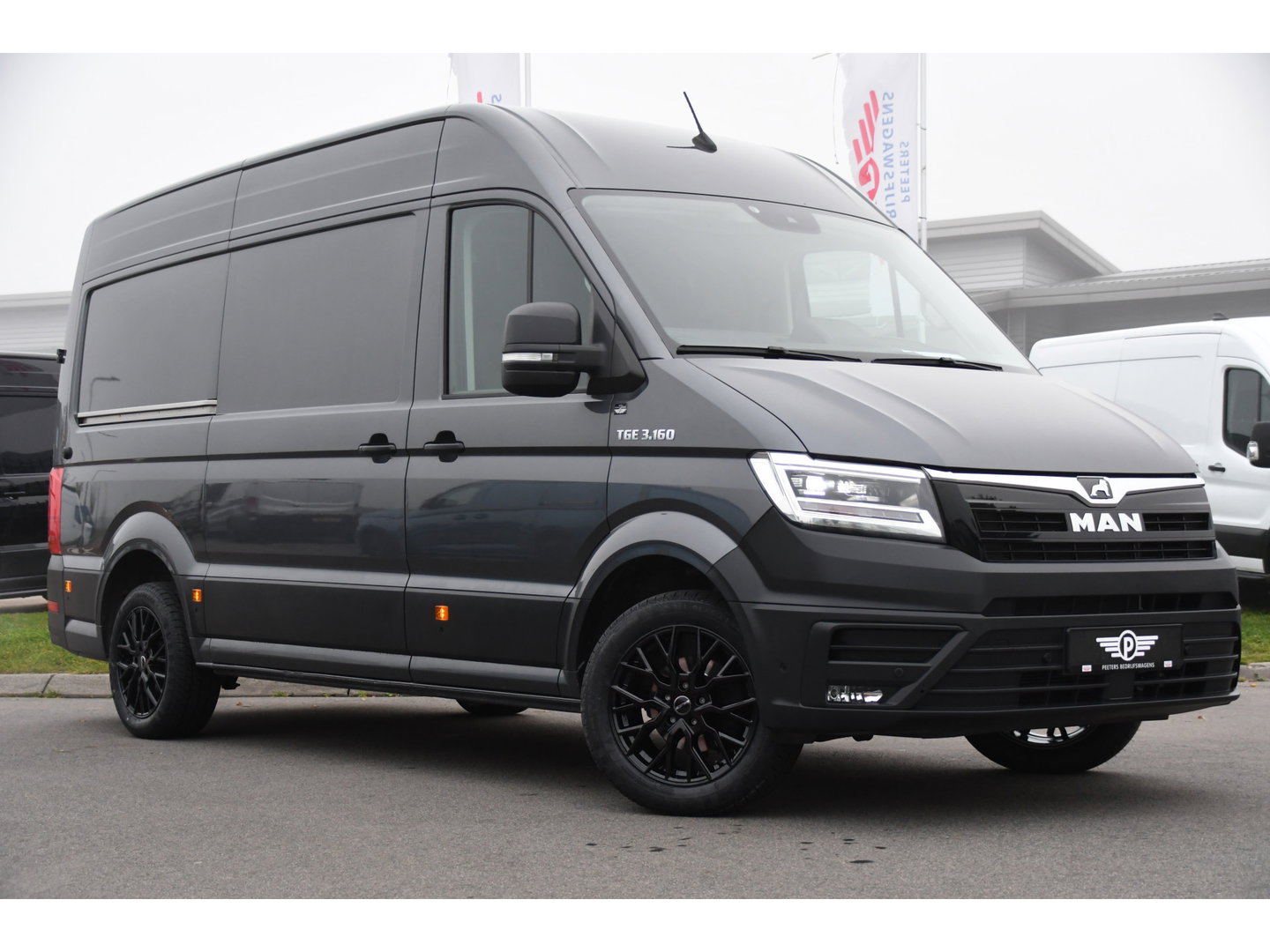 MAN TGE 3.160 35 2.0 L3H3 RDW PB Edition Full Options! Cruise, Camera, Carplay, 3500kg Trekhaak, LED, Stoelverwarming, Massage Stoel, Automaat, 164pk, Uniek!