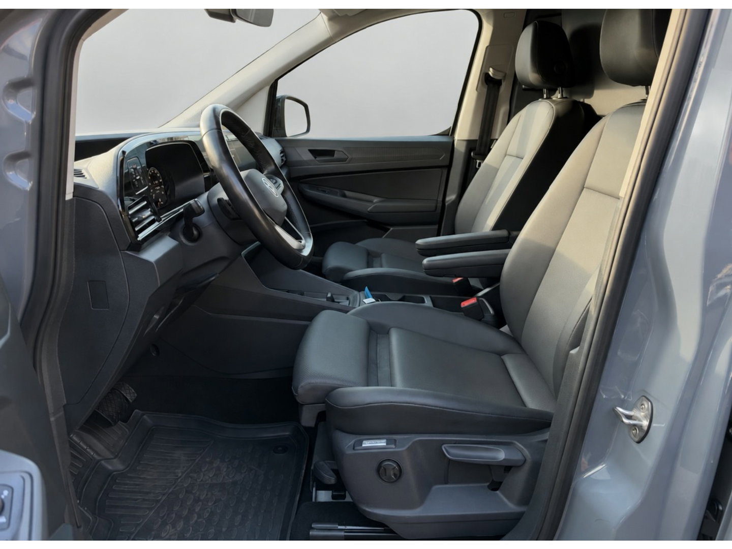 Volkswagen Caddy Cargo Maxi 2.0 TDI PB Edition Virtual, Adaptieve Cruise, Camera, Carplay, LED, Leder, 2 x Schuifdeur, Stoelverwarming, Automaat, 122pk, Uniek!