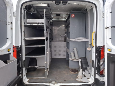 Ford Transit 330 2.0 TDCI L2H2 Trend AIRCO / CRUISE CONTROLE / L2H2 / KASTEN INRICHTING / EURO 6