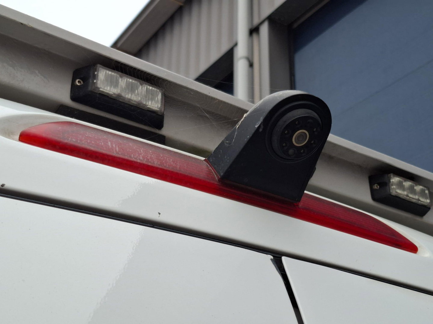 Ford Transit 330 2.0 TDCI L2H2 Trend AIRCO / CRUISE CONTROLE / L2H2 / KASTEN INRICHTING / EURO 6