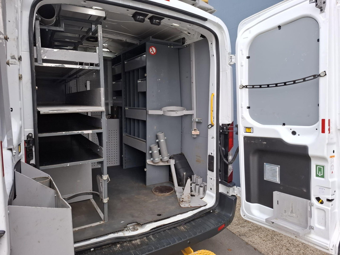 Ford Transit 330 2.0 TDCI L2H2 Trend AIRCO / CRUISE CONTROLE / L2H2 / KASTEN INRICHTING / EURO 6