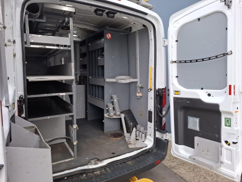Ford Transit 330 2.0 TDCI L2H2 Trend AIRCO / CRUISE CONTROLE / L2H2 / KASTEN INRICHTING / EURO 6