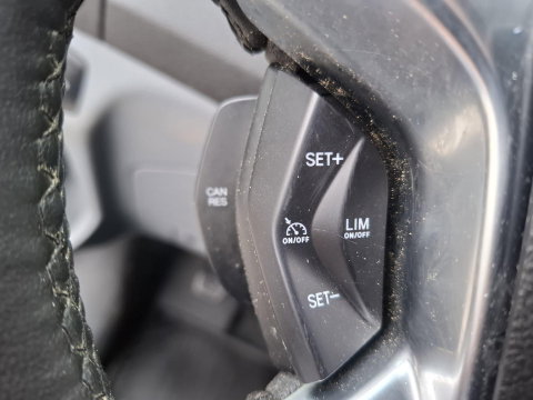 Ford Transit 330 2.0 TDCI L2H2 Trend AIRCO / CRUISE CONTROLE / L2H2 / KASTEN INRICHTING / EURO 6