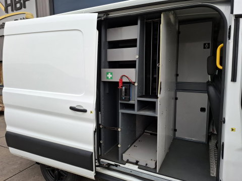 Ford Transit 330 2.0 TDCI L2H2 Trend AIRCO / CRUISE CONTROLE / L2H2 / KASTEN INRICHTING / EURO 6