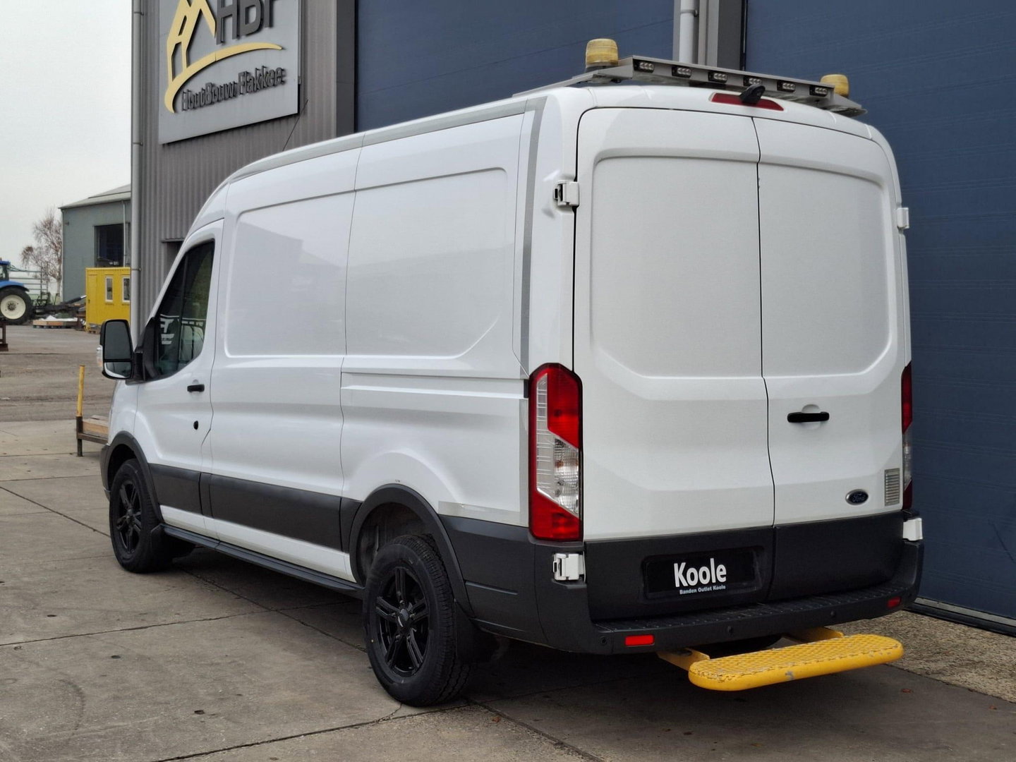 Ford Transit 330 2.0 TDCI L2H2 Trend AIRCO / CRUISE CONTROLE / L2H2 / KASTEN INRICHTING / EURO 6