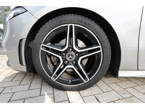 Mercedes-Benz A-Klasse 200 AMG CAM BLINDSPOT PANO'