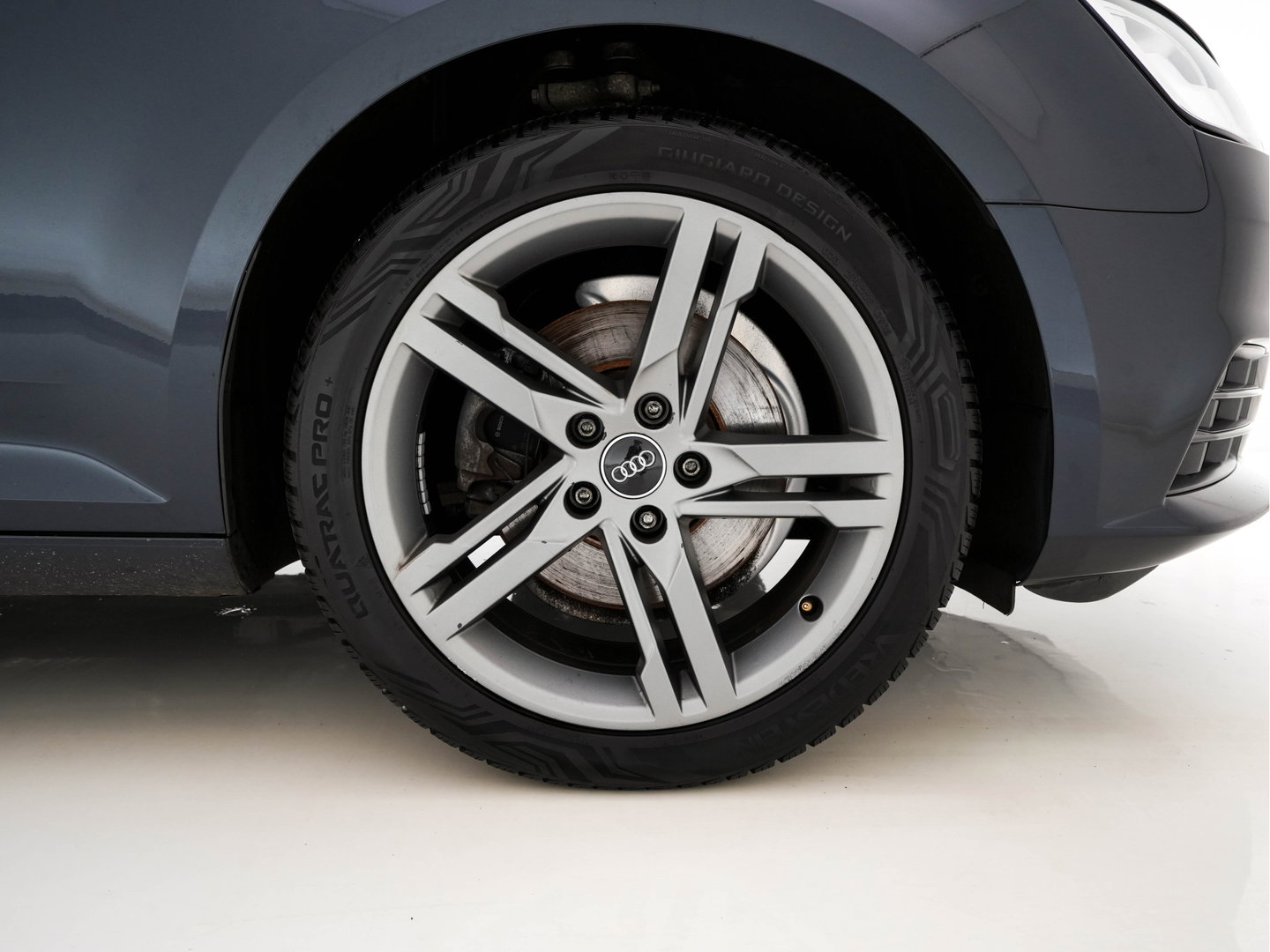 Audi A4 Avant 2.0 TFSI MHEV Design Pro Line Plus Aut. *DIGI-COCKPIT | LED-LIGHTS | NAVI-FULLMAP | HEATED-SPORTSEATS | PRIVACY-GLASS | AUDI-SOUND | AIRCO | PDC | CRUISE | SHIFTPADDLES | TOWBAR | DRIVE-SELECT | 18''ALU*