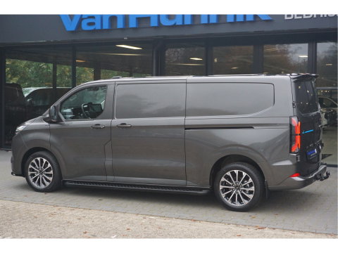 Ford E-Transit Custom 340L 218PK 71KWH AWD JWR EDITION Elektrisch AUT BPM VRIJ!! Apple CP/Android A, LED, Trekhaak, 2x Schuifdeur 19" LM!! NR. EC51
