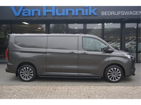 Ford E-Transit Custom 340L 218PK 71KWH AWD JWR EDITION Elektrisch AUT BPM VRIJ!! Apple CP/Android A, LED, Trekhaak, 2x Schuifdeur 19" LM!! NR. EC51