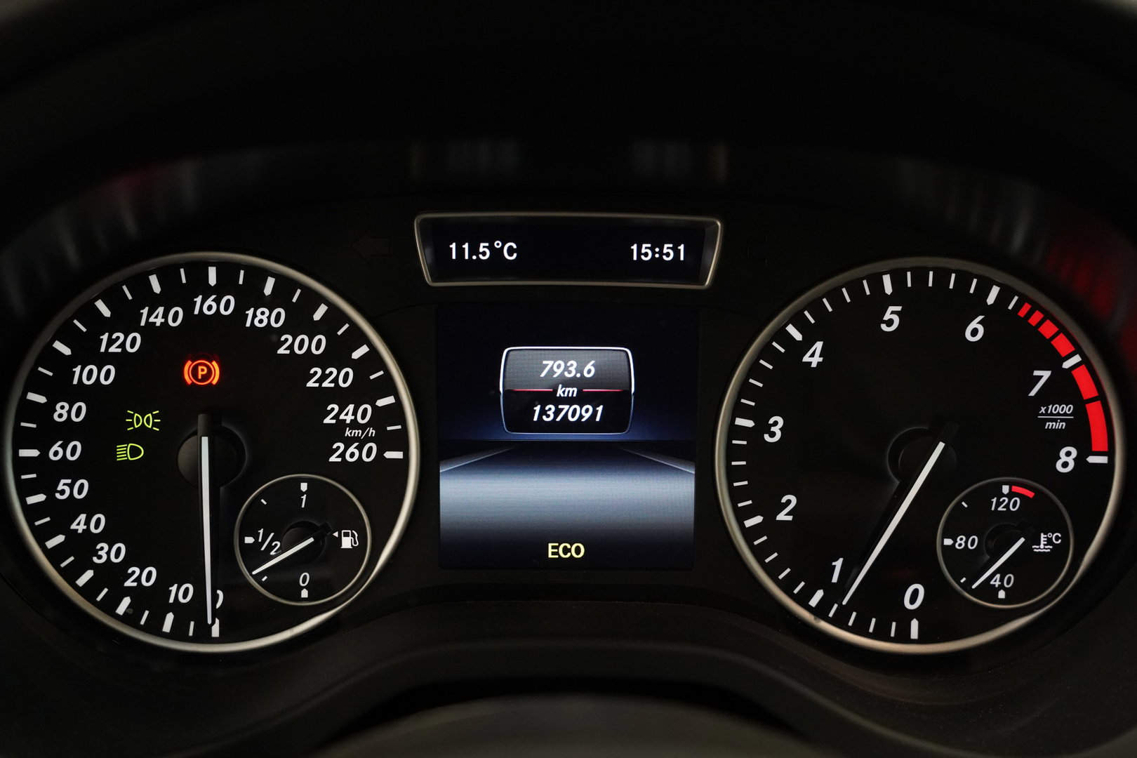 Mercedes-Benz A-Klasse 180 Ambition Panoramadak Navigatie Bi-Xenon