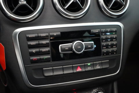 Mercedes-Benz A-Klasse 180 Ambition Panoramadak Navigatie Bi-Xenon