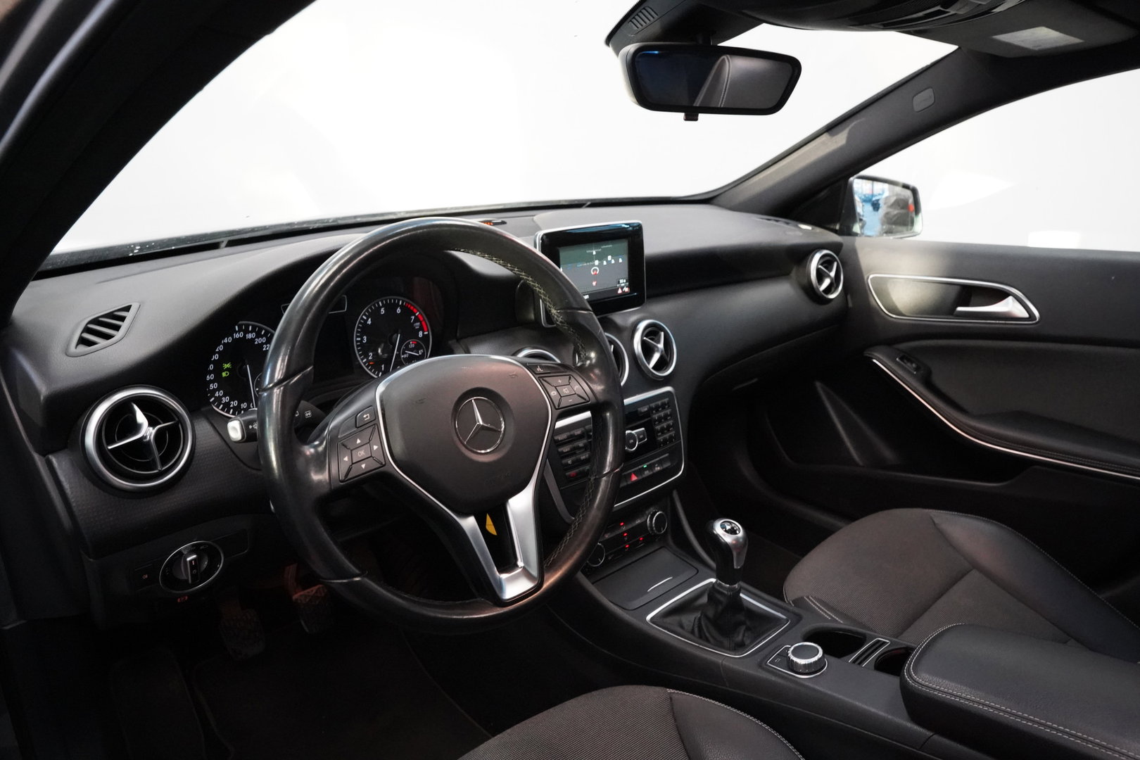 Mercedes-Benz A-Klasse 180 Ambition Panoramadak Navigatie Bi-Xenon