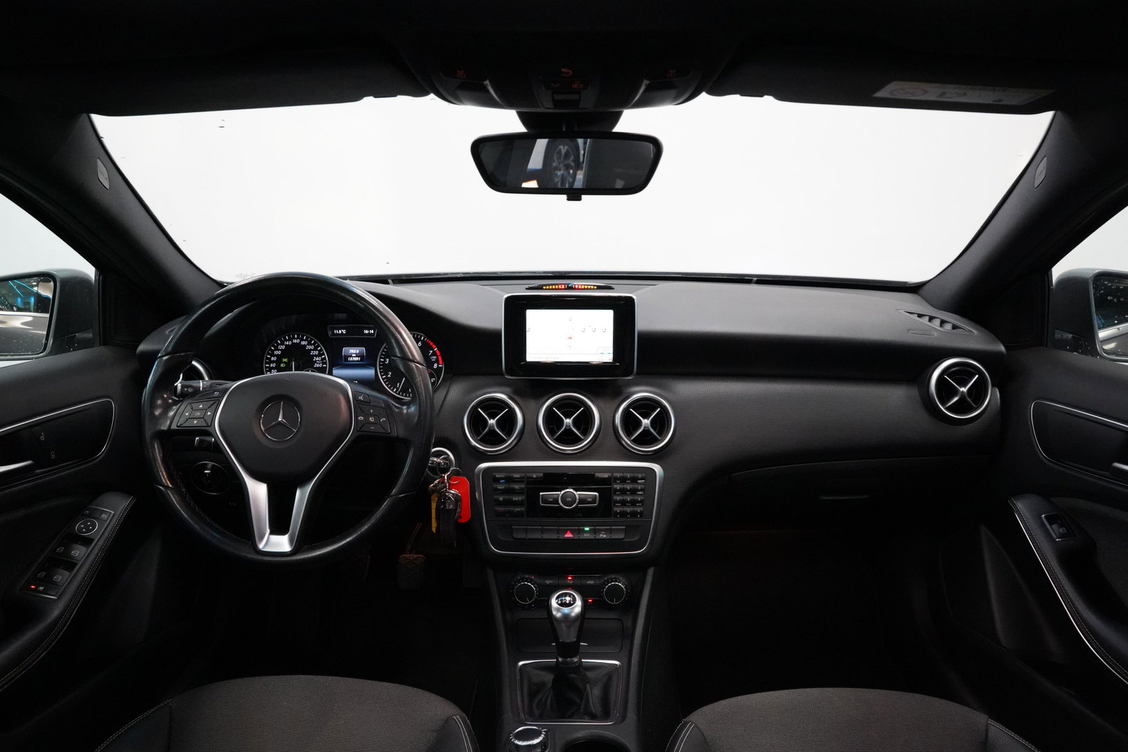 Mercedes-Benz A-Klasse 180 Ambition Panoramadak Navigatie Bi-Xenon