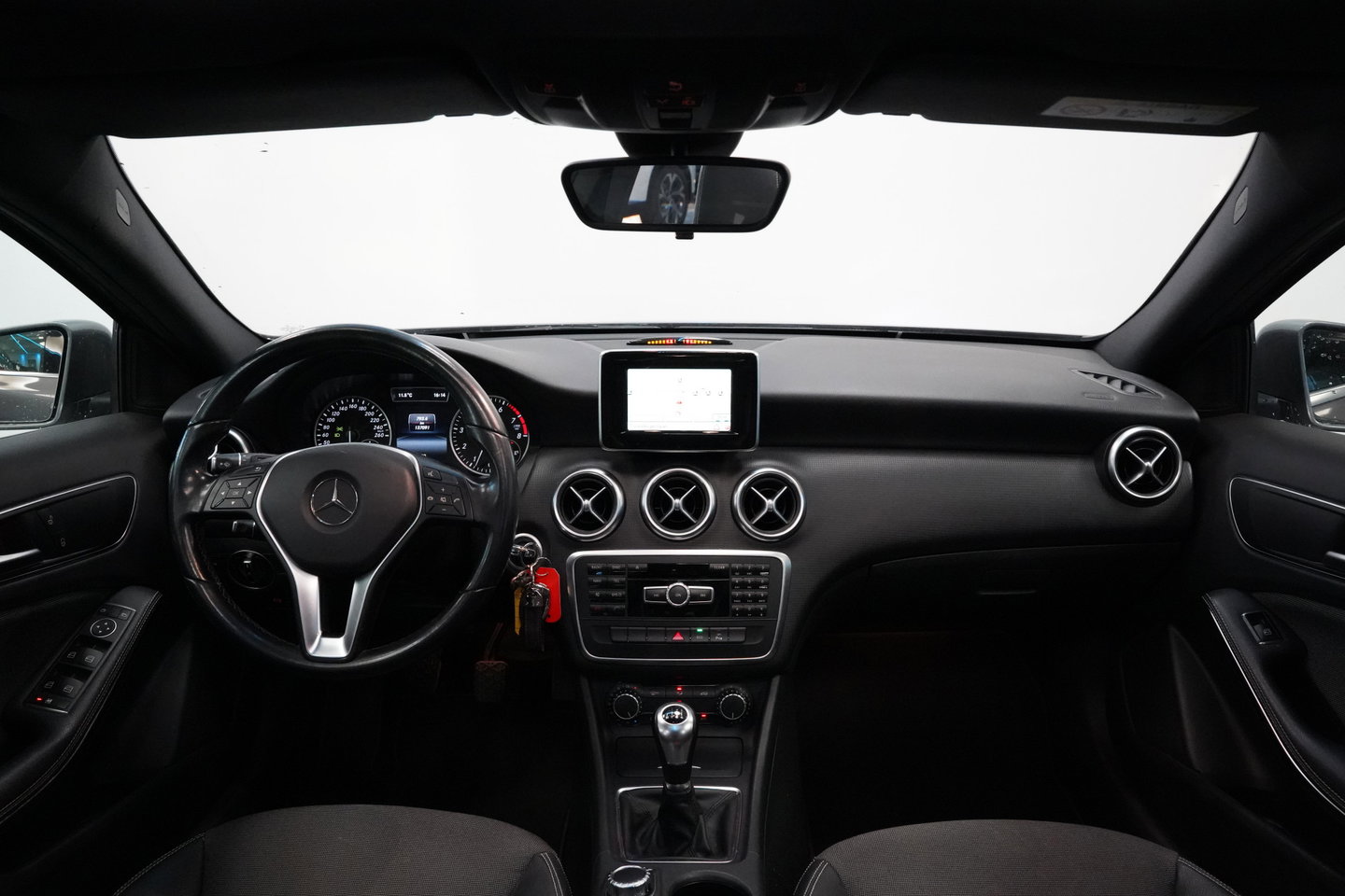 Mercedes-Benz A-Klasse 180 Ambition Panoramadak Navigatie Bi-Xenon