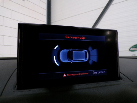 Audi A3 1.6 TDI Pro Line plus "Automaat" Xenon-LED Parkeersensoren Navigatie Cruise-control Bluetooth Climatronic Nieuwe-APK