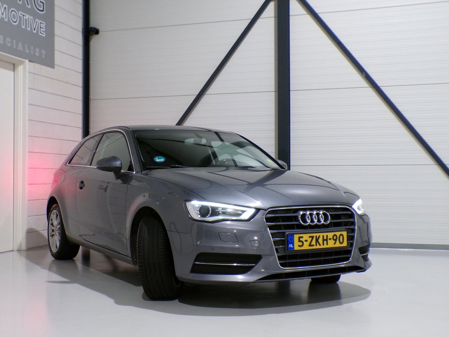 Audi A3 1.6 TDI Pro Line plus "Automaat" Xenon-LED Parkeersensoren Navigatie Cruise-control Bluetooth Climatronic Nieuwe-APK