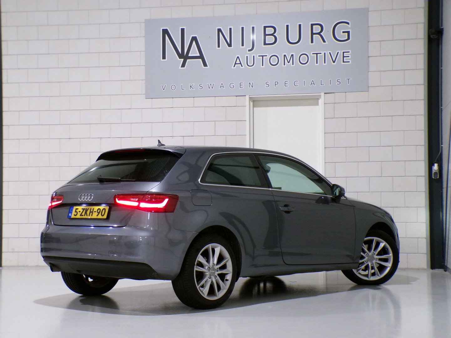 Audi A3 1.6 TDI Pro Line plus "Automaat" Xenon-LED Parkeersensoren Navigatie Cruise-control Bluetooth Climatronic Nieuwe-APK