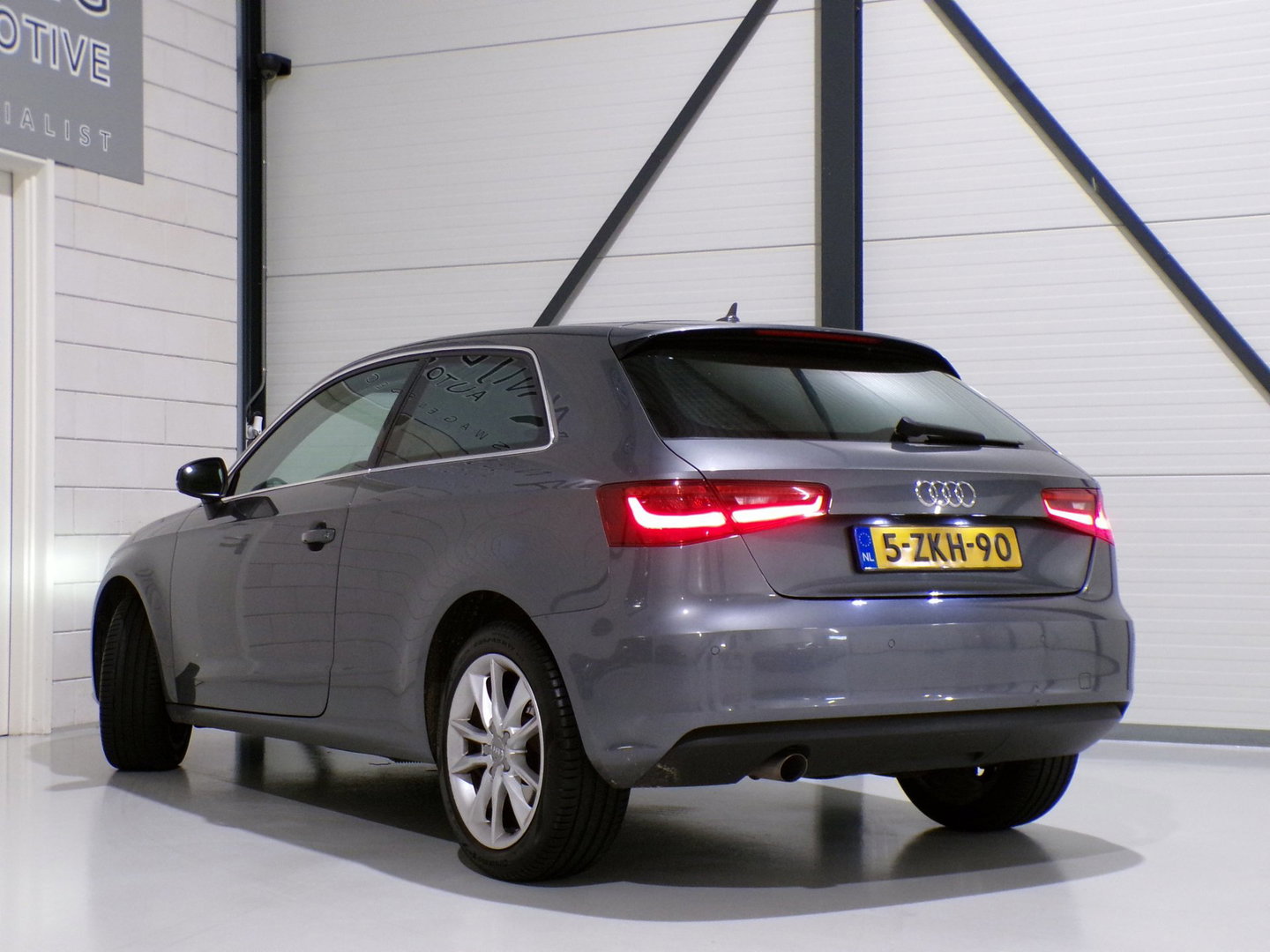Audi A3 1.6 TDI Pro Line plus "Automaat" Xenon-LED Parkeersensoren Navigatie Cruise-control Bluetooth Climatronic Nieuwe-APK