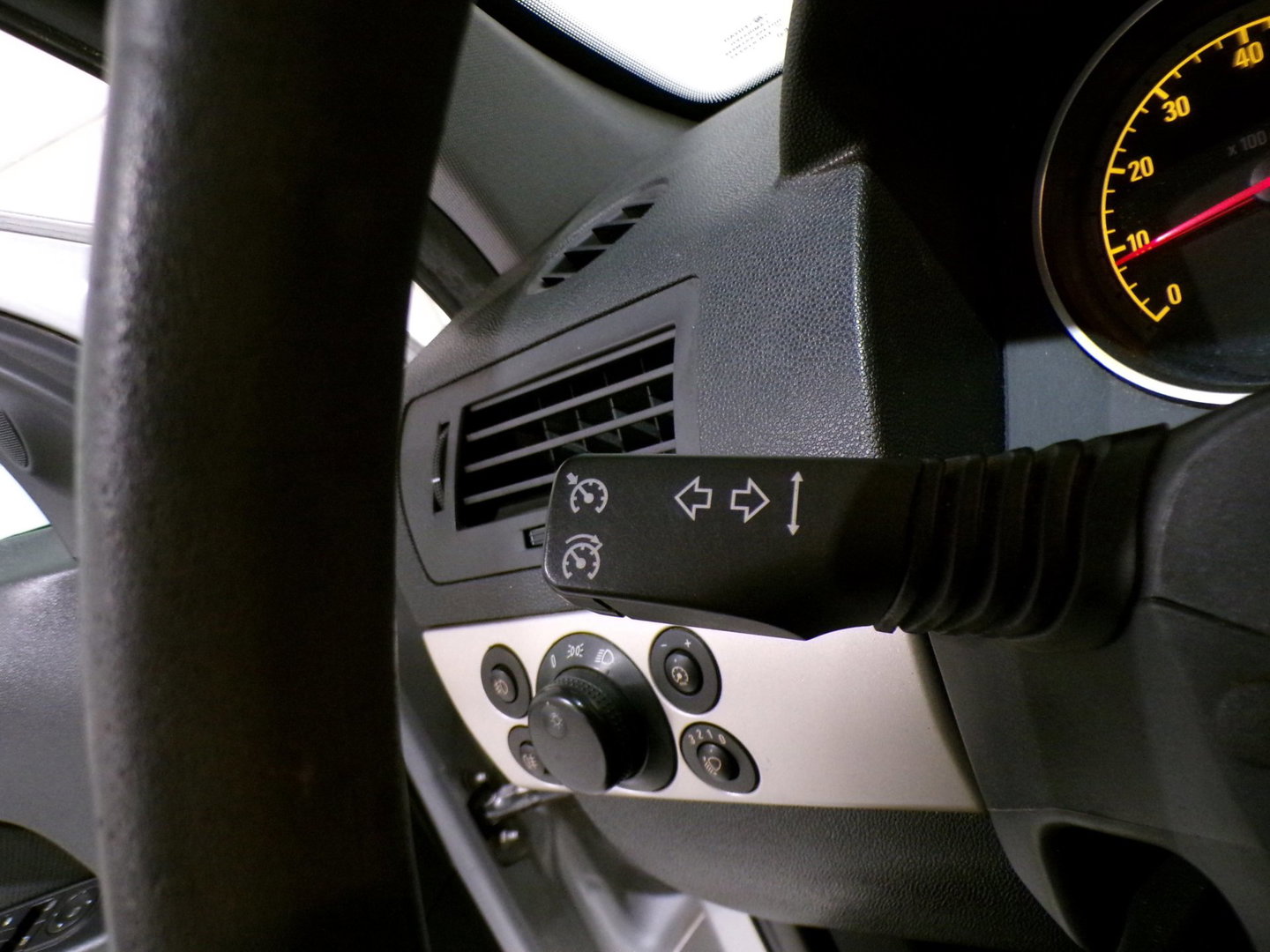 Opel Astra Wagon 1.6 Temptation Trekhaak Nieuwe-APK Airco Cruise-control Elektrische-spiegels Elektrische-ramen Goed-onderhouden