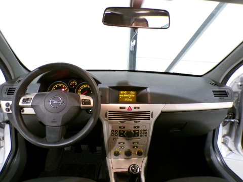 Opel Astra Wagon 1.6 Temptation Trekhaak Nieuwe-APK Airco Cruise-control Elektrische-spiegels Elektrische-ramen Goed-onderhouden