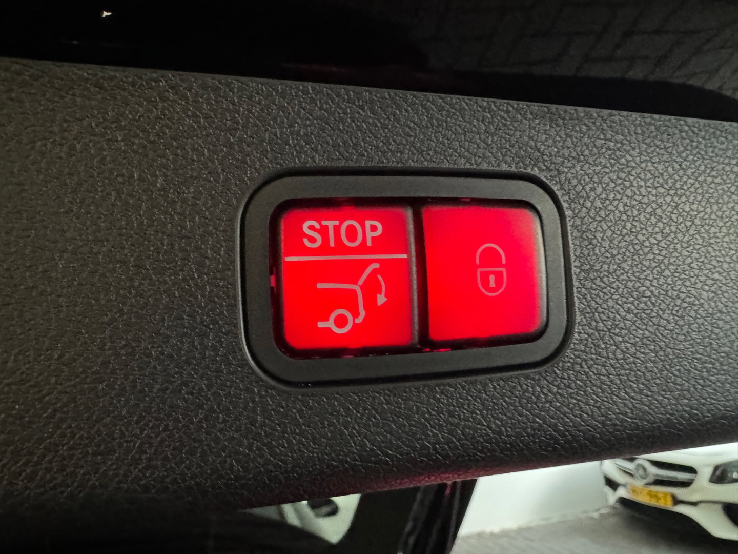 Mercedes-Benz E-Klasse Estate 300 e Exclusive Line Keyless|360c|Blindspot|Massage