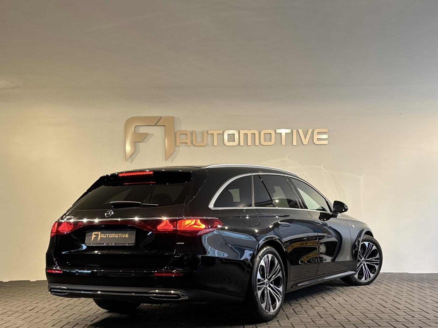 Mercedes-Benz E-Klasse Estate 300 e Exclusive Line Keyless|360c|Blindspot|Massage