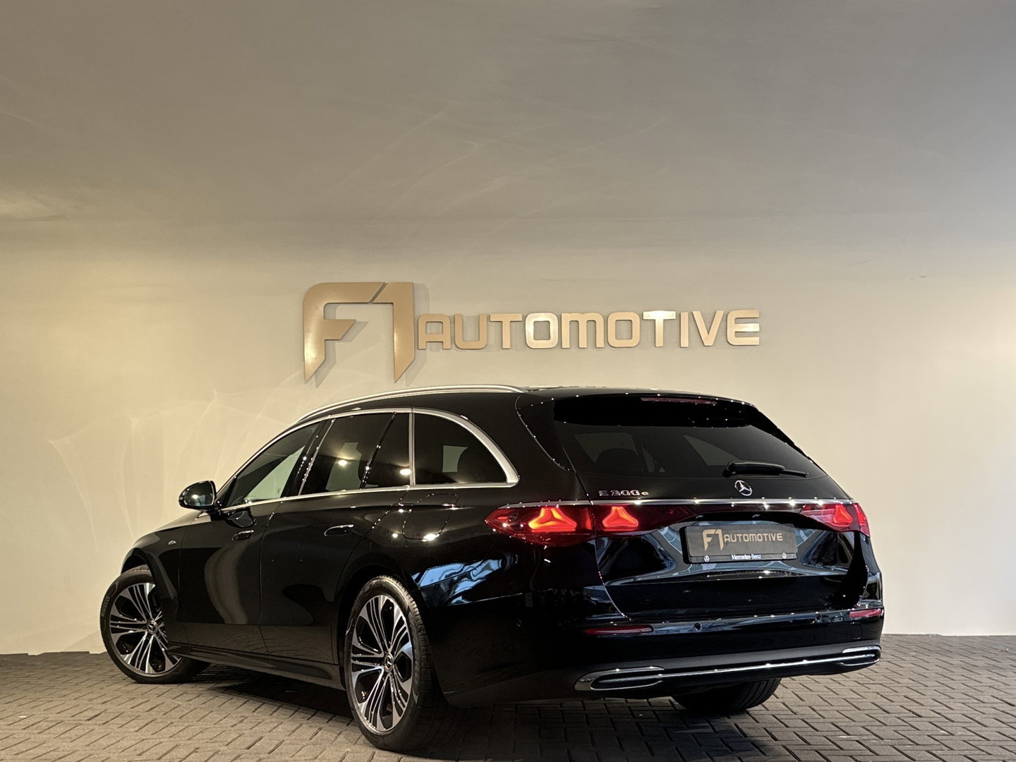 Mercedes-Benz E-Klasse Estate 300 e Exclusive Line Keyless|360c|Blindspot|Massage