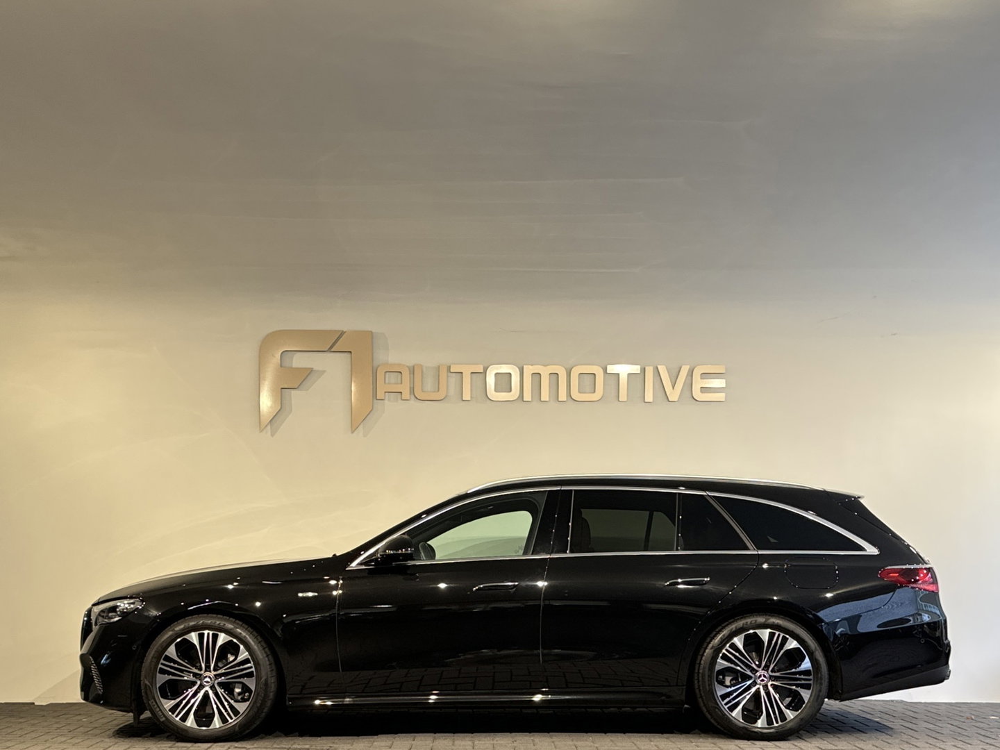 Mercedes-Benz E-Klasse Estate 300 e Exclusive Line Keyless|360c|Blindspot|Massage