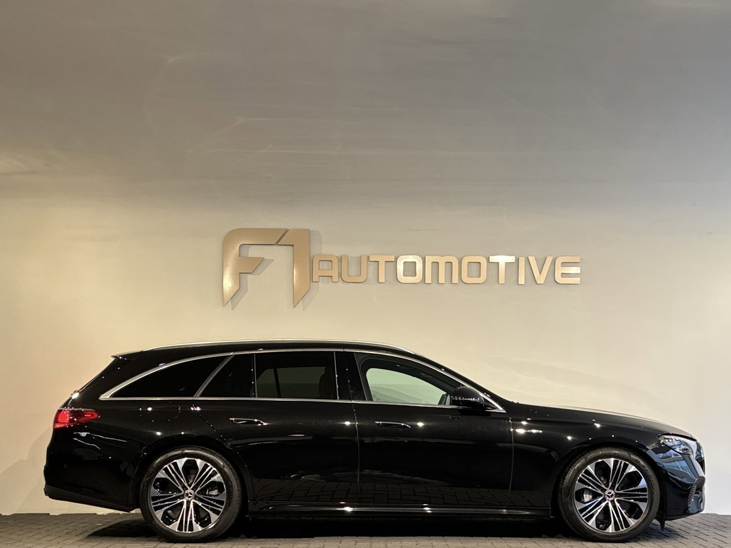 Mercedes-Benz E-Klasse Estate 300 e Exclusive Line Keyless|360c|Blindspot|Massage