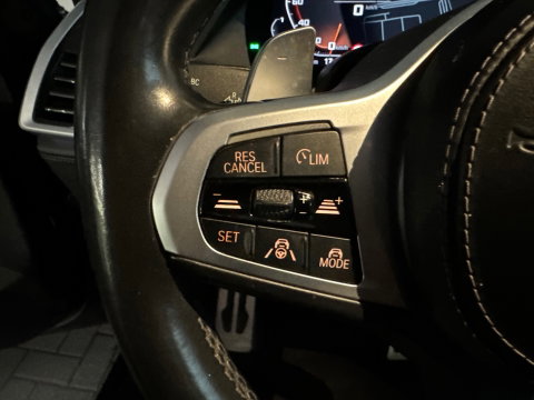 BMW X5 M50i V8 M-Sport Pano|H/K|HuD|Active Drive Assistant