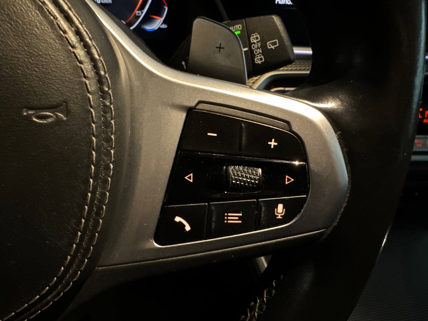 BMW X5 M50i V8 M-Sport Pano|H/K|HuD|Active Drive Assistant
