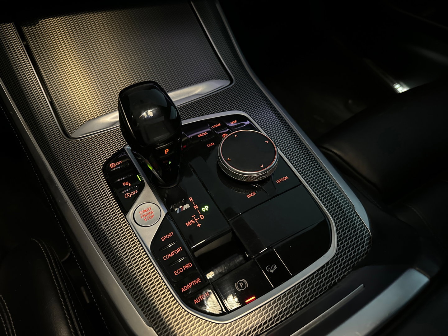 BMW X5 M50i V8 M-Sport Pano|H/K|HuD|Active Drive Assistant