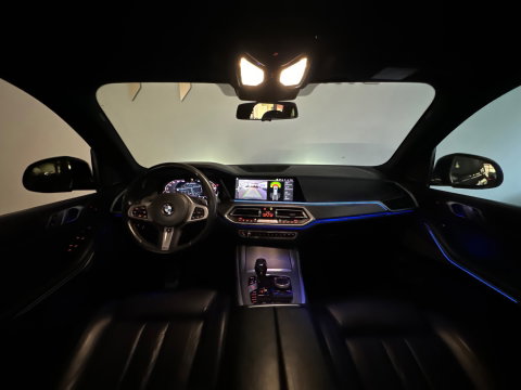 BMW X5 M50i V8 M-Sport Pano|H/K|HuD|Active Drive Assistant