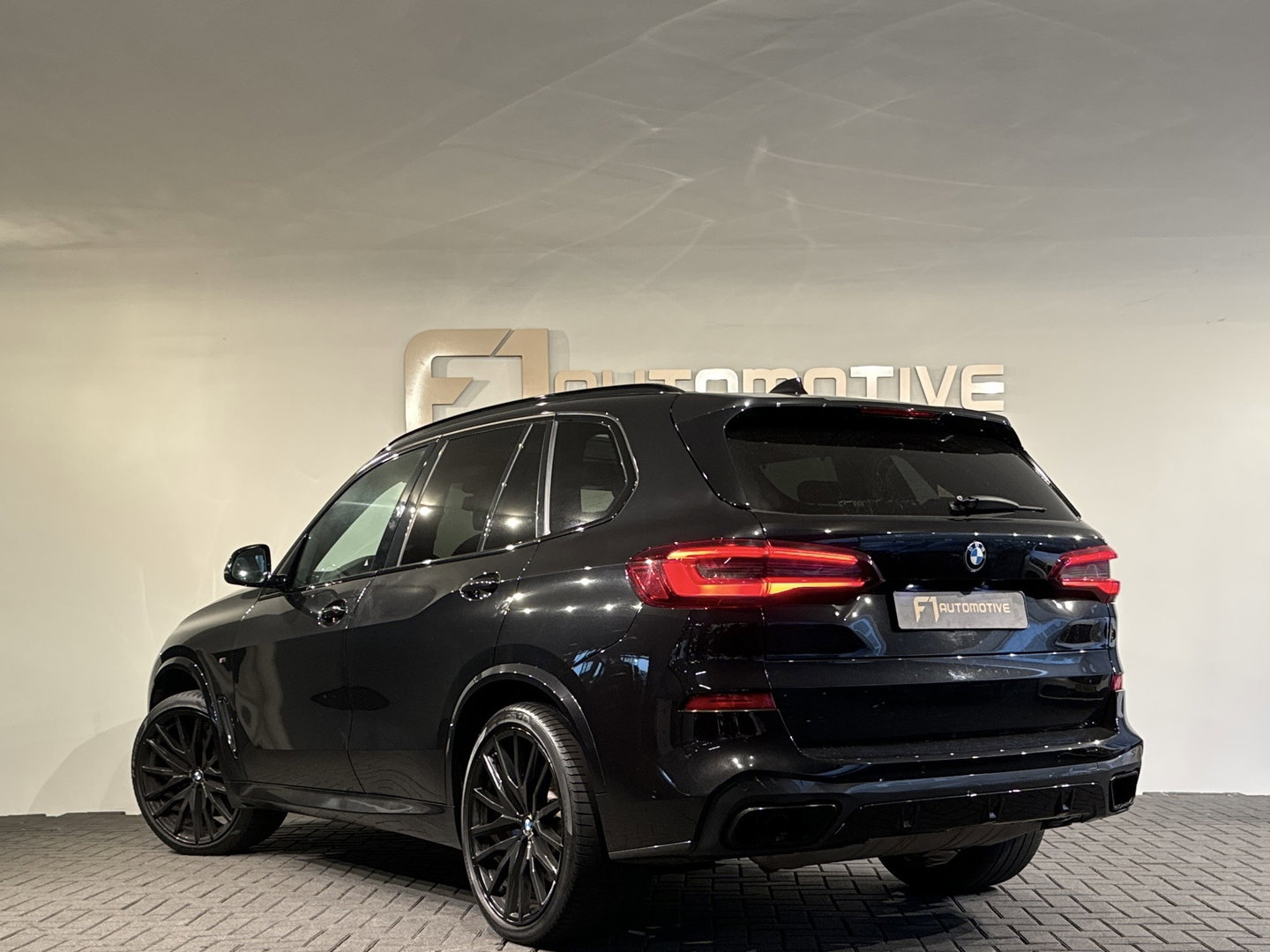 BMW X5 M50i V8 M-Sport Pano|H/K|HuD|Active Drive Assistant