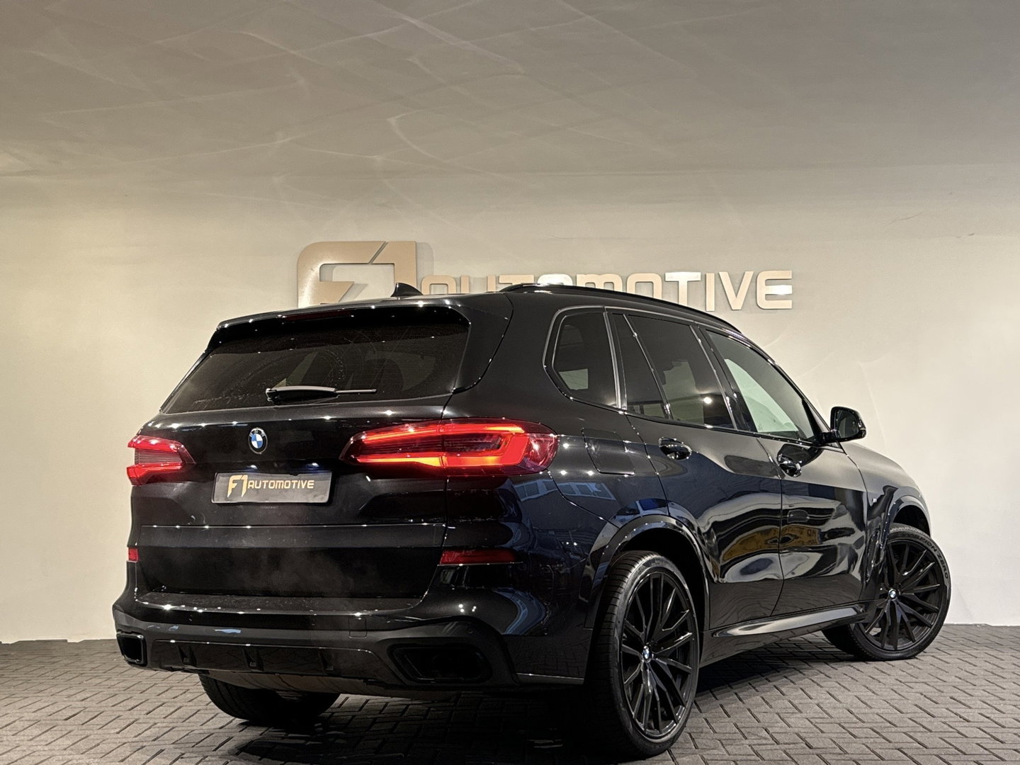 BMW X5 M50i V8 M-Sport Pano|H/K|HuD|Active Drive Assistant