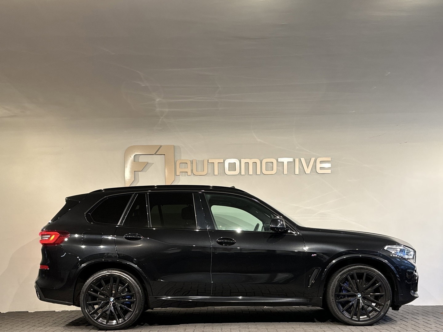 BMW X5 M50i V8 M-Sport Pano|H/K|HuD|Active Drive Assistant