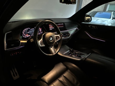 BMW X5 M50i V8 M-Sport Pano|H/K|HuD|Active Drive Assistant