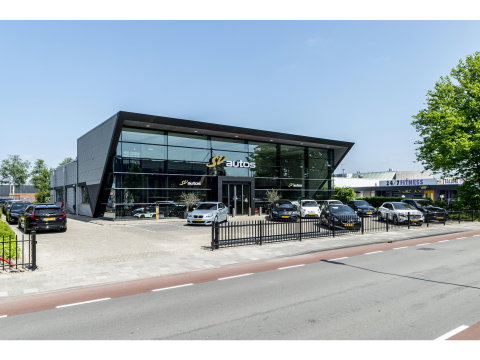 Mercedes-Benz V-Klasse V300d 240pk AMG Extra Lang DC Distronic MBUX Navi Luchtvering Trekhaak Burmester Elektrische schuifdeuren Sfeerverlichting