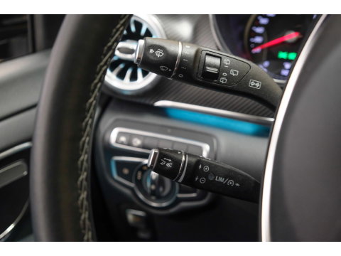 Mercedes-Benz V-Klasse V300d 240pk AMG Extra Lang DC Distronic MBUX Navi Luchtvering Trekhaak Burmester Elektrische schuifdeuren Sfeerverlichting