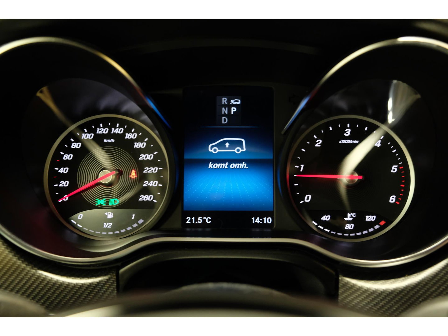 Mercedes-Benz V-Klasse V300d 240pk AMG Extra Lang DC Distronic MBUX Navi Luchtvering Trekhaak Burmester Elektrische schuifdeuren Sfeerverlichting