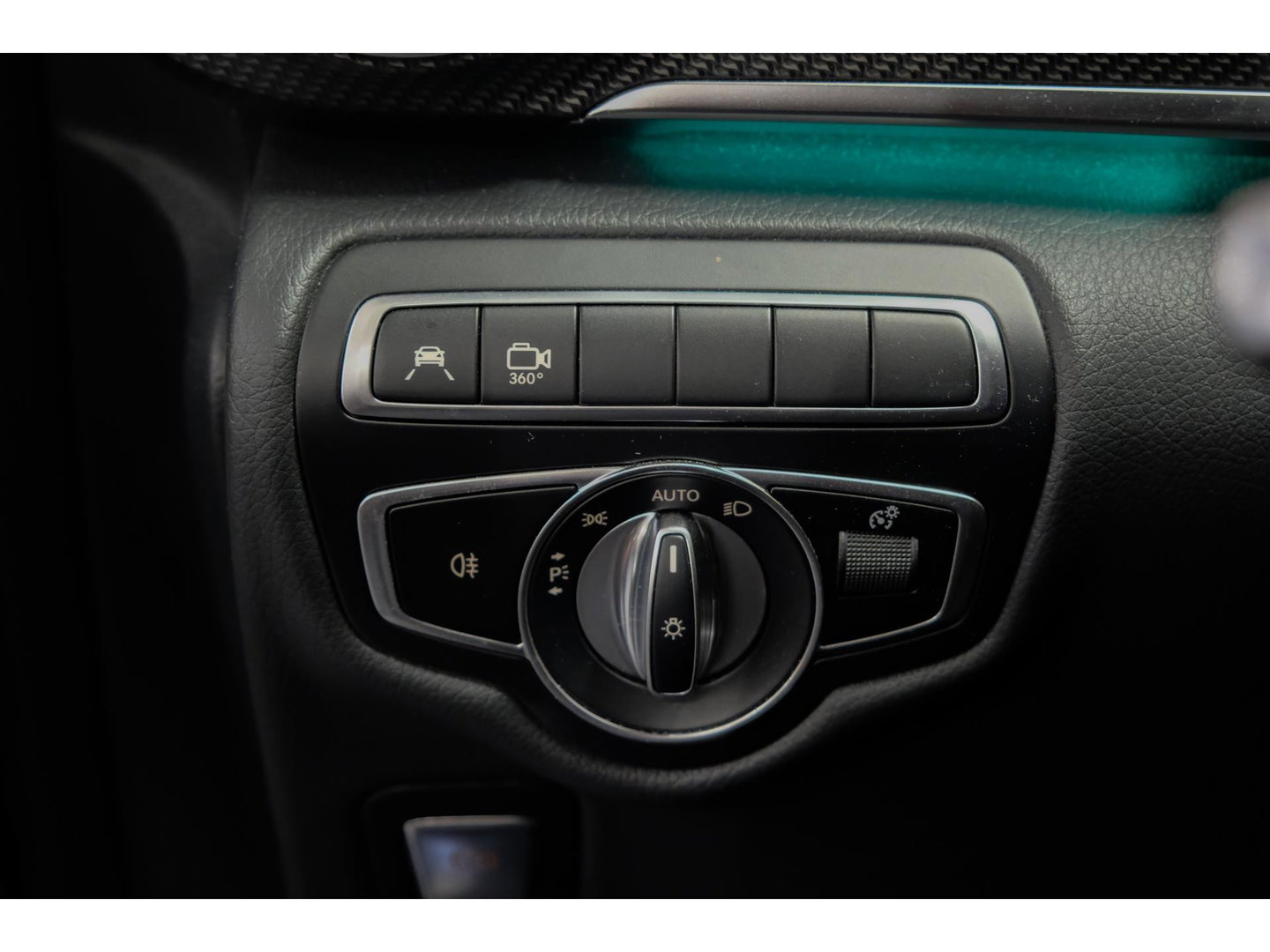 Mercedes-Benz V-Klasse V300d 240pk AMG Extra Lang DC Distronic MBUX Navi Luchtvering Trekhaak Burmester Elektrische schuifdeuren Sfeerverlichting