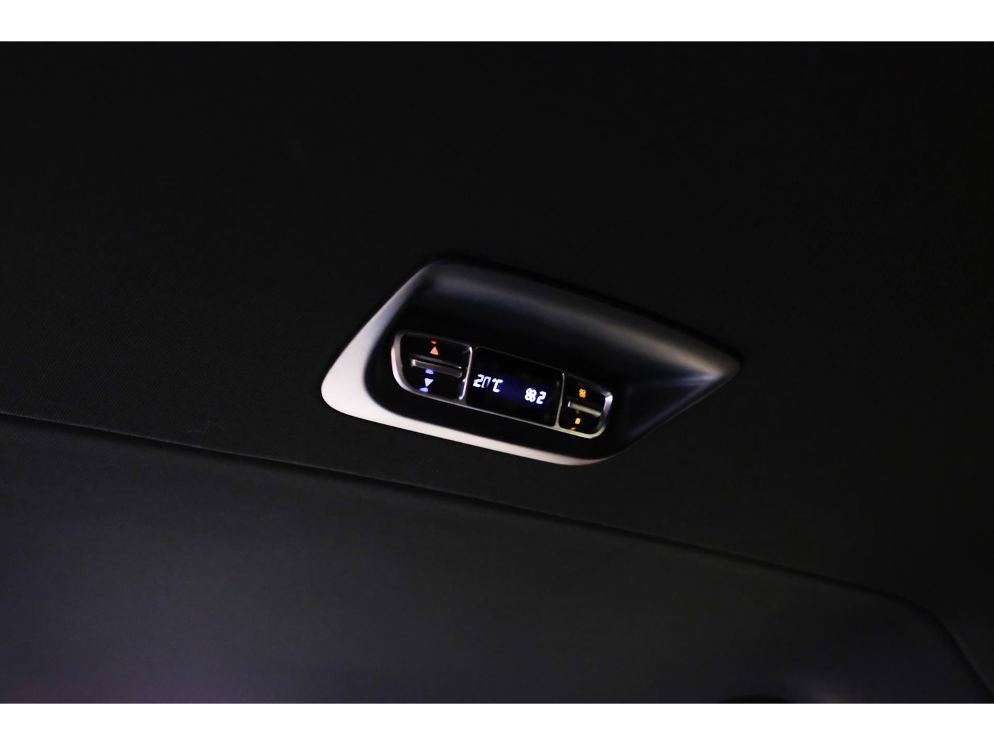 Mercedes-Benz V-Klasse V300d 240pk AMG Extra Lang DC Distronic MBUX Navi Luchtvering Trekhaak Burmester Elektrische schuifdeuren Sfeerverlichting