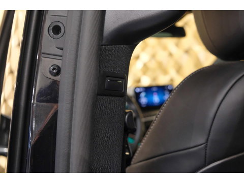 Mercedes-Benz V-Klasse V300d 240pk AMG Extra Lang DC Distronic MBUX Navi Luchtvering Trekhaak Burmester Elektrische schuifdeuren Sfeerverlichting